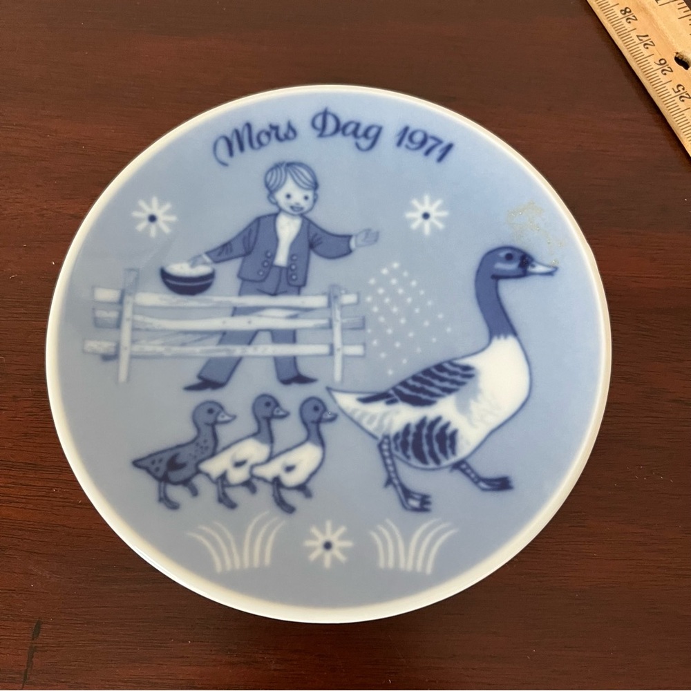 VTG 1971 Porsgrund Mors Dag (Mothers Day) Collectible Blue & White Plate- Norway